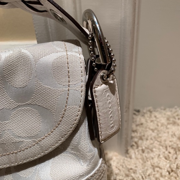 💯 Authentic Coach Purse - Picture 4 of 6